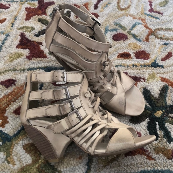 Unique shoes! - Picture 1 of 8